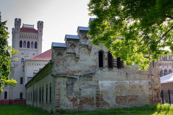 2023 Słowacja Galancie Neogotycki Zamek Esterhazy Położony Parku Miejskim — Zdjęcie stockowe