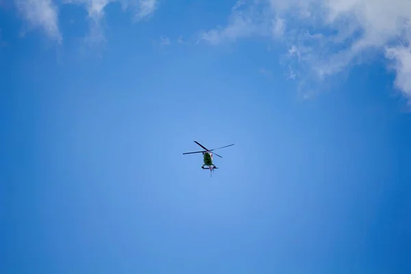 Скорая Помощь Вертолета Небе Крупным Планом — стоковое фото