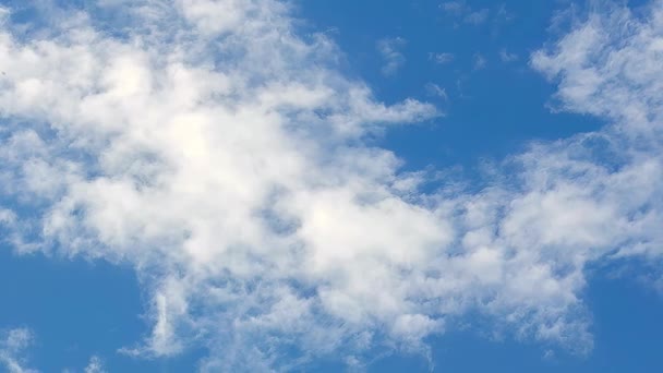 Witte Wolken Blauwe Lucht — Stockvideo