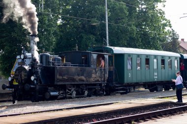 03.06.2023 Slovakya. Sala. Eski buharlı lokomotif. Retro lokomotif.