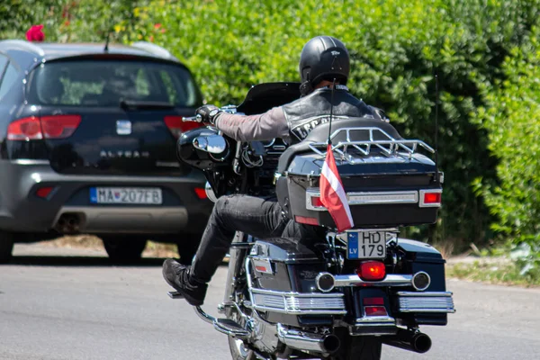 2023 Sala Slovacchia Bande Motociclisti Cavalcare Lungo Strada — Foto Stock