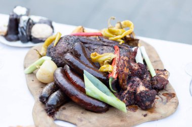 Slovakya 'nın Sala kentindeki bir folklor topluluğunun performansı.