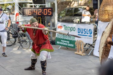 Şehirdeki tarihi olayların yeniden inşası