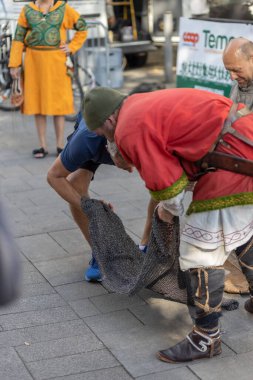 Şehirdeki tarihi olayların yeniden inşası