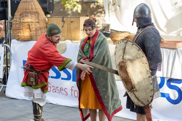 Şehirdeki tarihi olayların yeniden inşası