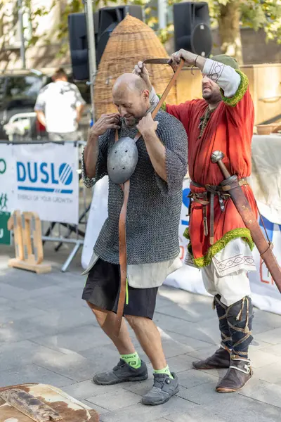 Şehirdeki tarihi olayların yeniden inşası