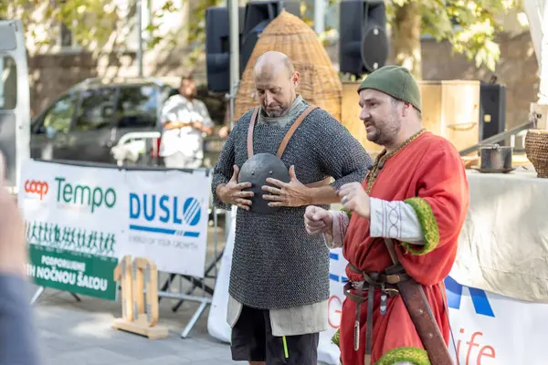Şehirdeki tarihi olayların yeniden inşası
