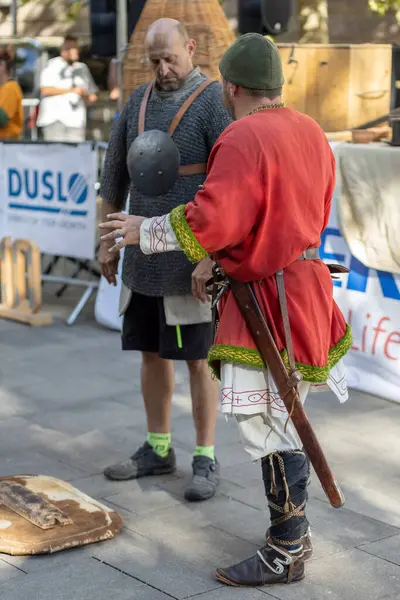 Şehirdeki tarihi olayların yeniden inşası