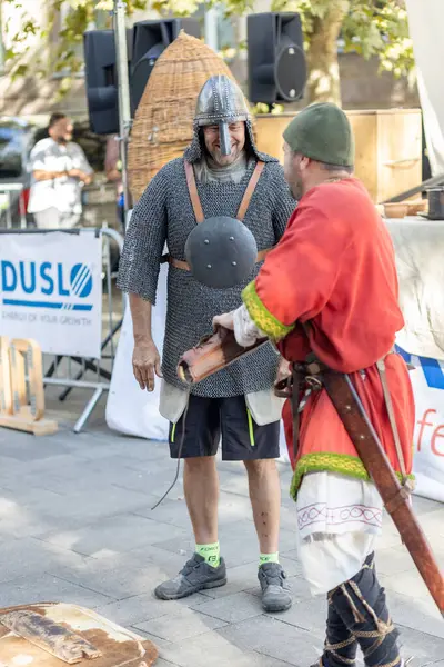 Şehirdeki tarihi olayların yeniden inşası