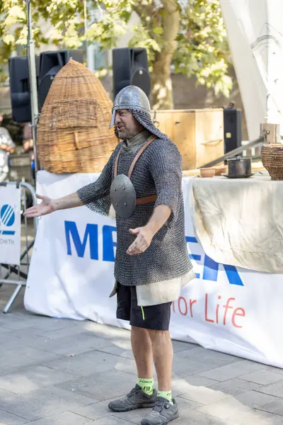 Şehirdeki tarihi olayların yeniden inşası