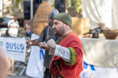 Şehirdeki tarihi olayların yeniden inşası