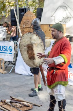 Şehirdeki tarihi olayların yeniden inşası