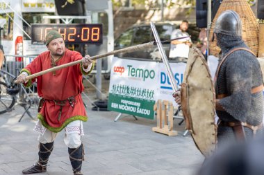 Şehirdeki tarihi olayların yeniden inşası