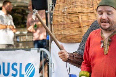 Şehirdeki tarihi olayların yeniden inşası