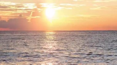 Denizde gün batımı