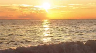 Denizde gün batımı