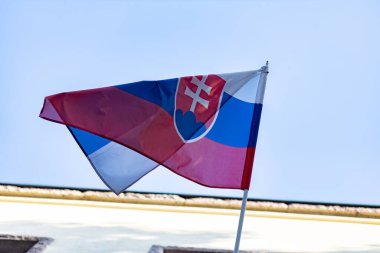 Şehirde Slovakya bayrağı