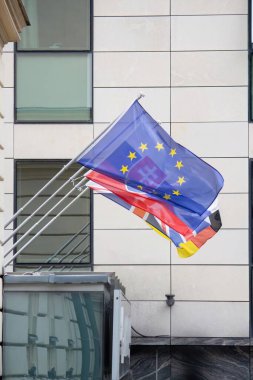 Kentte Avrupa devletlerinin bayrakları