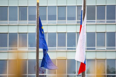 Kentte Avrupa Birliği ve Slovakya bayrağı