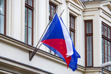 Kentte Çek Cumhuriyeti ve Avrupa Birliği bayrağı