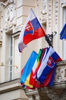 Kentte Avrupa devletlerinin bayrakları
