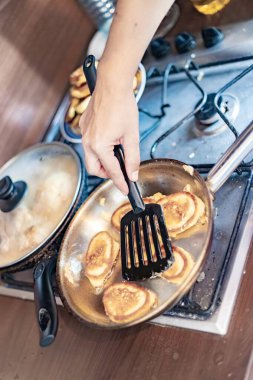 Krepleri yakın plan yapıyorum.