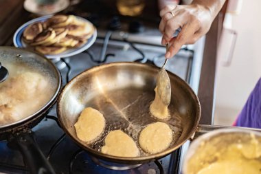 Krepleri yakın plan yapıyorum.