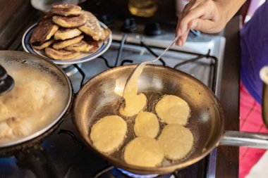 Krepleri yakın plan yapıyorum.