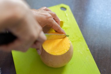 Kabak oymaya yakın dur.