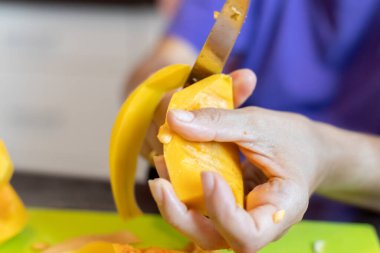 Kabak oymaya yakın dur.