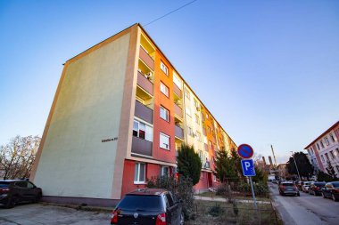 Slovakya 'da çok katlı bir bina.