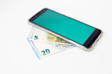 Banknotlardaki telefon numarası. Ukrayna 'daki savaş nedeniyle mobil iletişim fiyatları artıyor