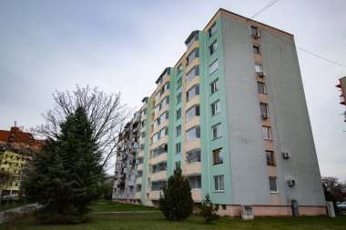 Slovakya 'da çok katlı bir bina.