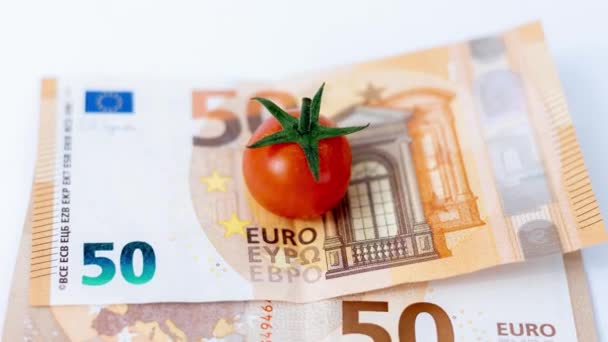 Pomidor Banknotach Rosnące Ceny Żywności Powodu Wojny Ukrainie — Wideo stockowe