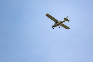 Gökyüzündeki keyifli küçük uçak