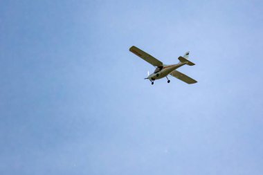 Gökyüzündeki keyifli küçük uçak