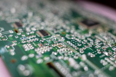 Mikro devreli elektronik tahta.