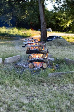 Yaz dönümü, Hıristiyan Aziz Vaftizci Yahya 'nın ziyafetinin arifesinde kutlanan bir Avrupa halk bayramıdır.