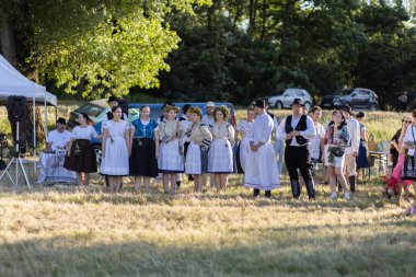 Yaz dönümü, Hıristiyan Aziz Vaftizci Yahya 'nın ziyafetinin arifesinde kutlanan bir Avrupa halk bayramıdır.