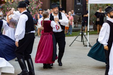 Slovakya 'da yazın halk düğünü