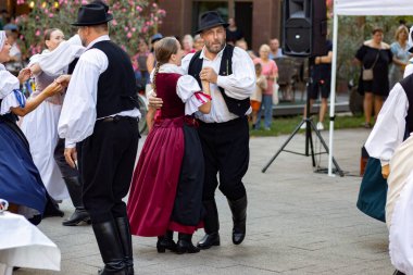 Slovakya 'da yazın halk düğünü