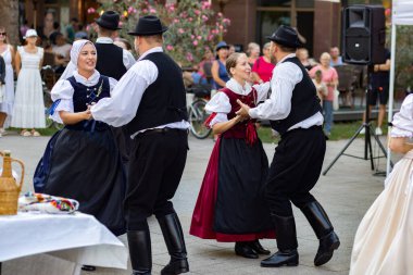 Slovakya 'da yazın halk düğünü