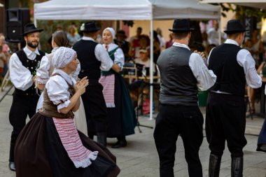 Slovakya 'da yazın halk düğünü