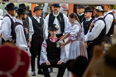 Slovakya 'da yazın halk düğünü