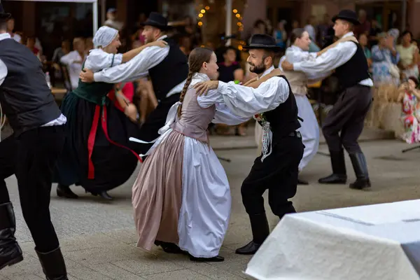 Slovakya 'da yazın halk düğünü