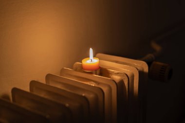 Radyatörde yanan mum. Ukrayna 'da savaş nedeniyle ısı sorunları