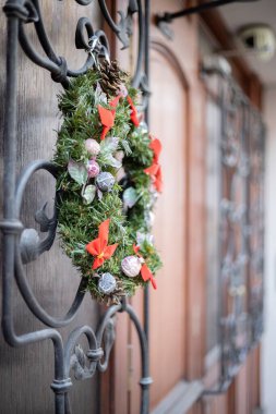 Noel süsleri kapanıyor.