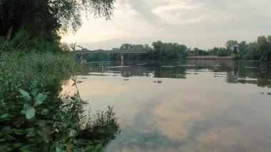 Nehirde yükselen sular