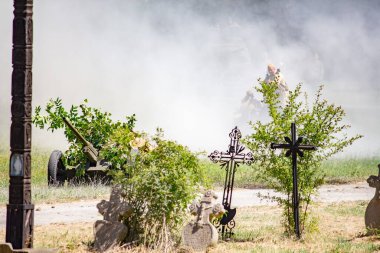 İkinci Dünya Savaşı 'nın yeniden inşası. Alman ve Sovyet ordusundaki askeri üniformalı insanlar.