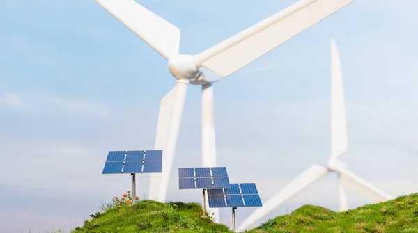Beelden Van Zonnepanelen Windmolens Windturbines Elektriciteitsopwekking Groene Stroom Natuurvriendelijke Technologie — Stockfoto